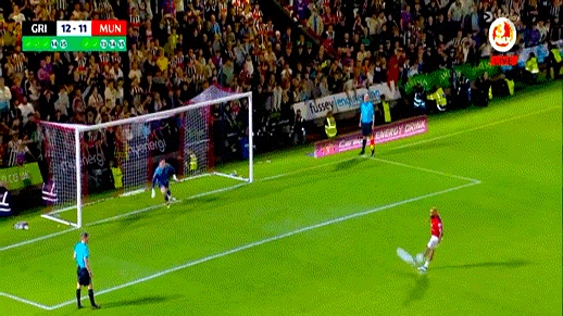 包含曼联惨遭淘汰，球迷痛失欧冠之梦的词条